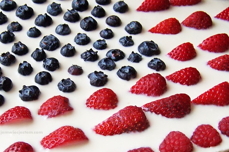 07 05 12 4th of july panacotta cake (32a) JWJ