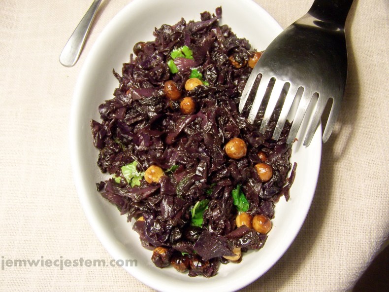 03 30 14 caramelized red cabbage hazelnuts (18) JWJ