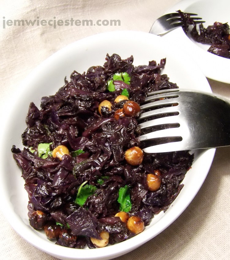 03 30 14 caramelized red cabbage hazelnuts (4) JWJ