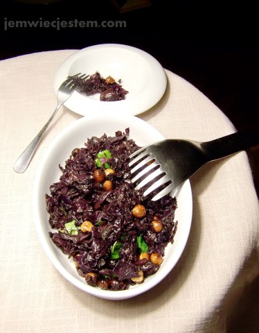 03 30 14 caramelized red cabbage hazelnuts (9) JWJ