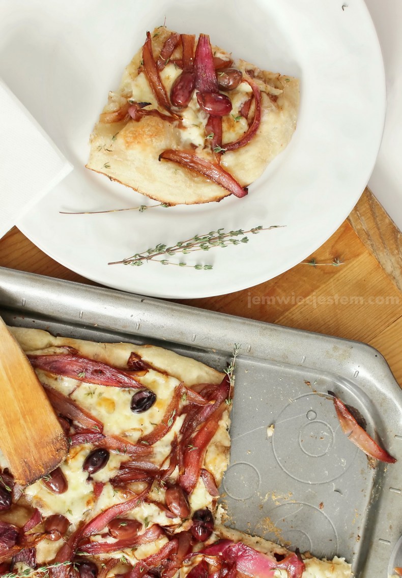 07 02 14 kalamata olives pizza (24) JWJ