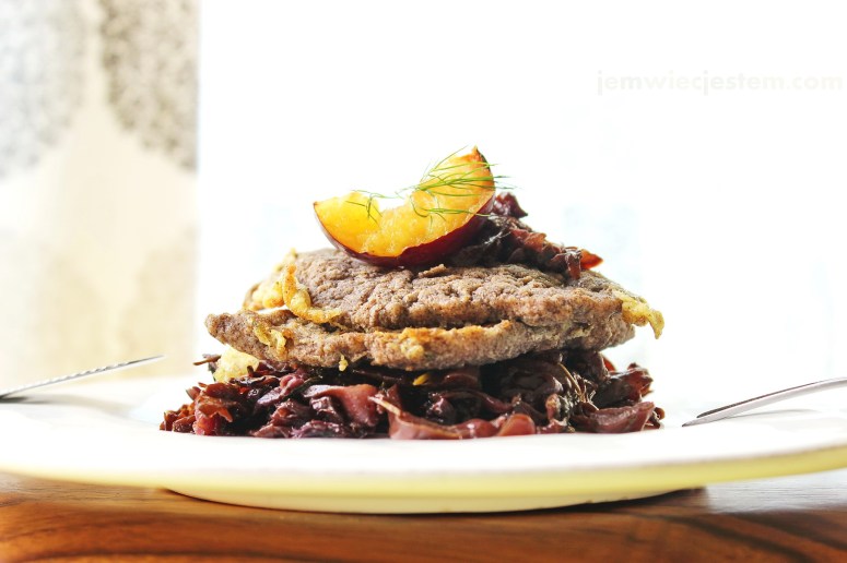 11 22 14 pork schnitzel red cabbage plums (12) JWJ